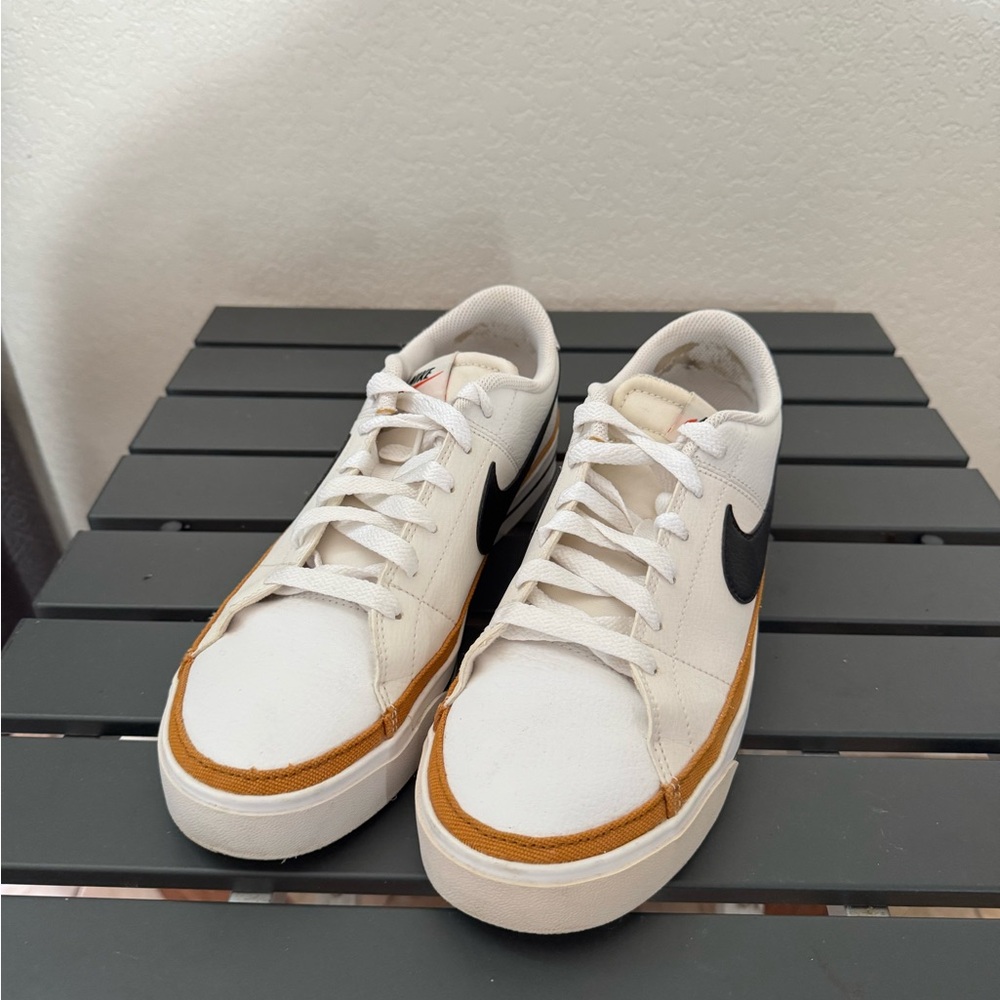 Nike Men's Court Legacy sneakers
